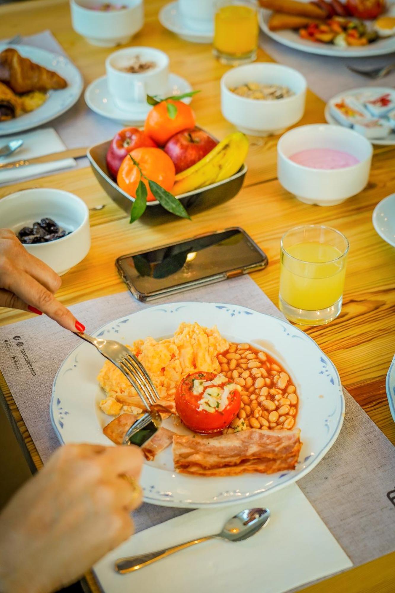 唐璜中心酒店 滨海略雷特 外观 照片